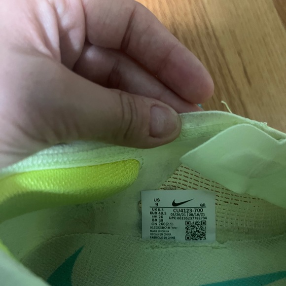 Nike ZoomX Vaporfly Next% - Picture 3 of 4